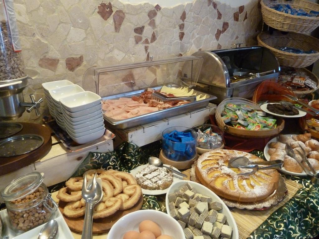 Hotel Crosal Римини Экстерьер фото