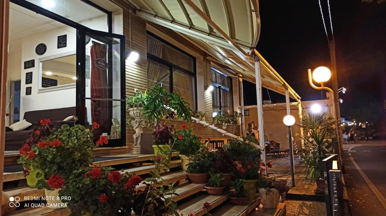 Hotel Crosal Римини Экстерьер фото