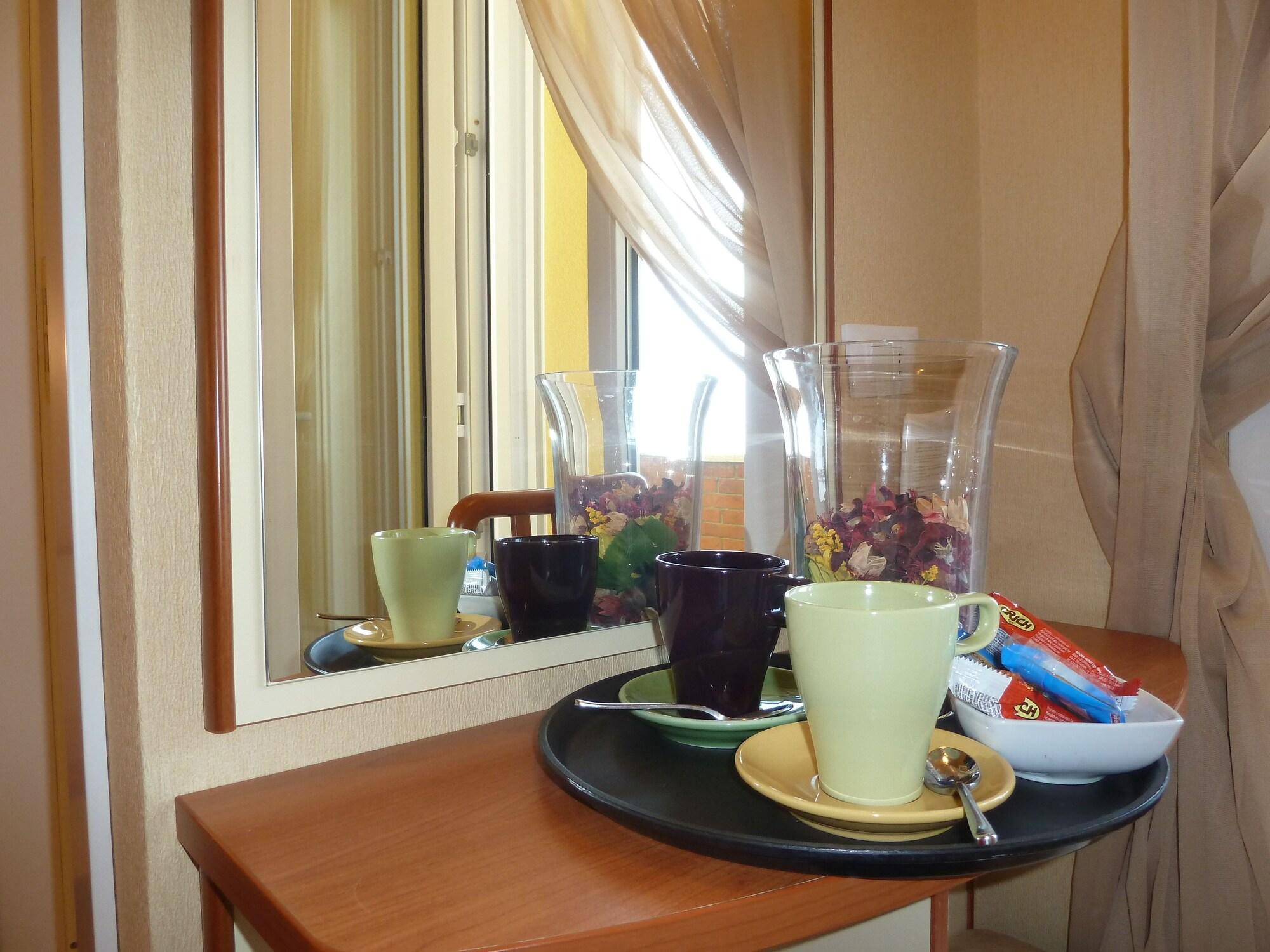 Hotel Crosal Римини Экстерьер фото