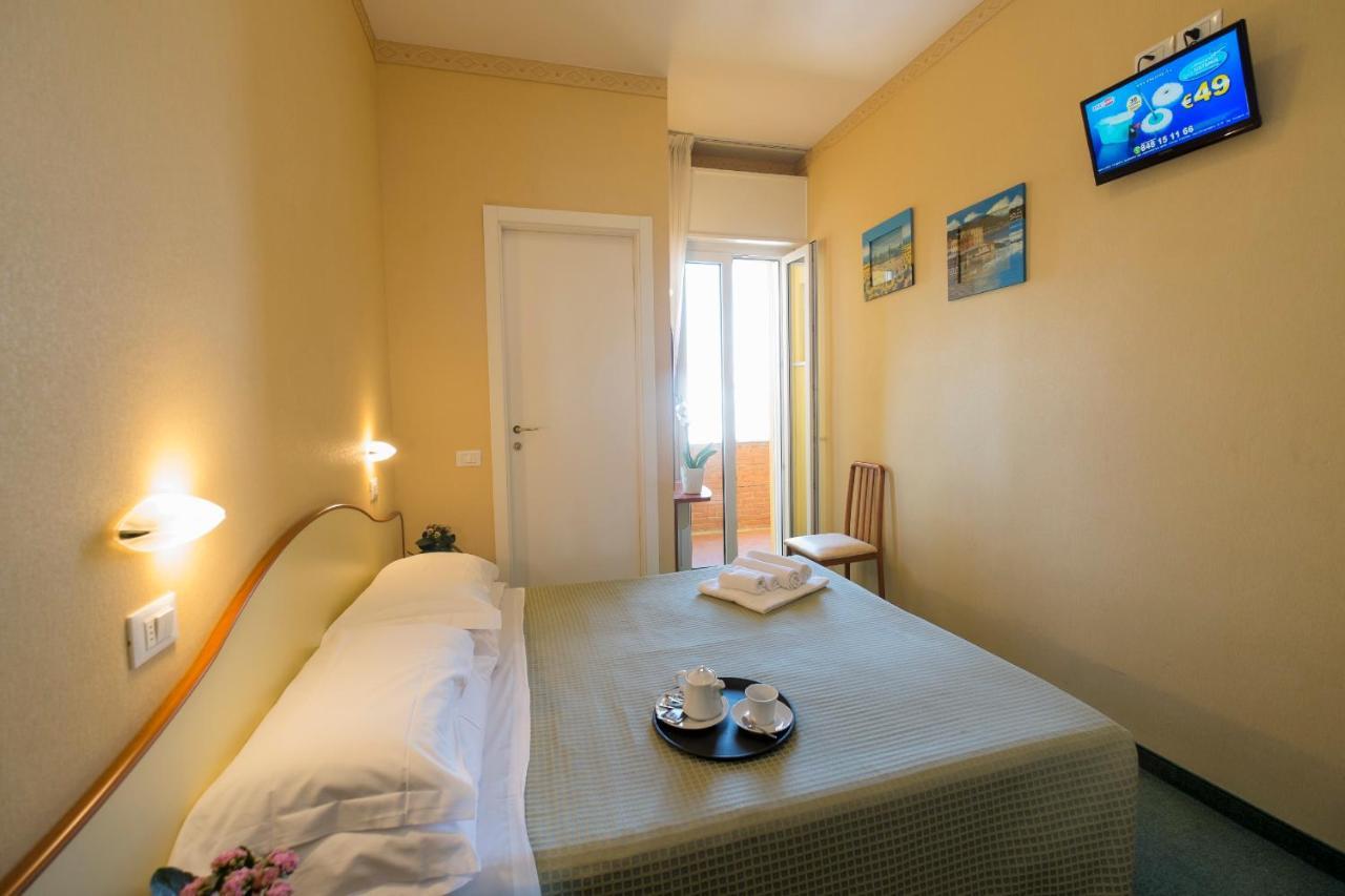 Hotel Crosal Римини Экстерьер фото