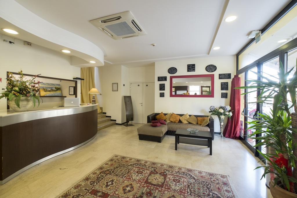 Hotel Crosal Римини Экстерьер фото