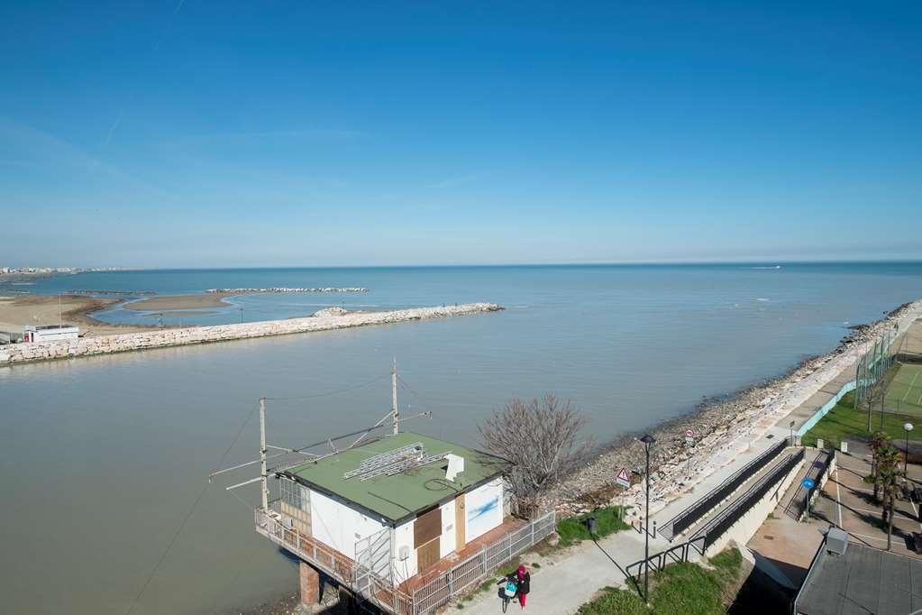 Hotel Crosal Римини Номер фото